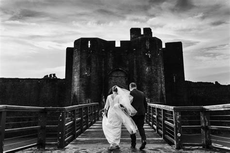 Caerphilly Castle Wedding Rachel And Seth Sacha Miller Photography
