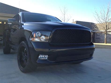 Do the 2010 sports come with the color matched grill instead of the chrome one that came on the 2009 ? Sell used 2010 Dodge Ram 1500 Sport Crew Cab 4x4 Hemi ...