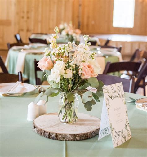 12 Wood Slices 8 to 10 Rustic Centerpieces | Etsy | Wedding floral