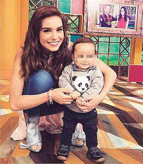 Se trata del segundo hijo de la conductora y su esposo, daniel pérez, fue la noche del lunes cuando mediante el instagram de guerreros 2020, programa que conduce, donde tania compartió la. Se Va Al Mundial Con Todo Y Bebé