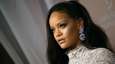 Rihanna Demanda A Su Padre Por Violar Su Marca MVS Noticias