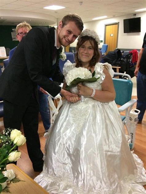 couple is married in hospital after bride is told she has just two days to live bride married