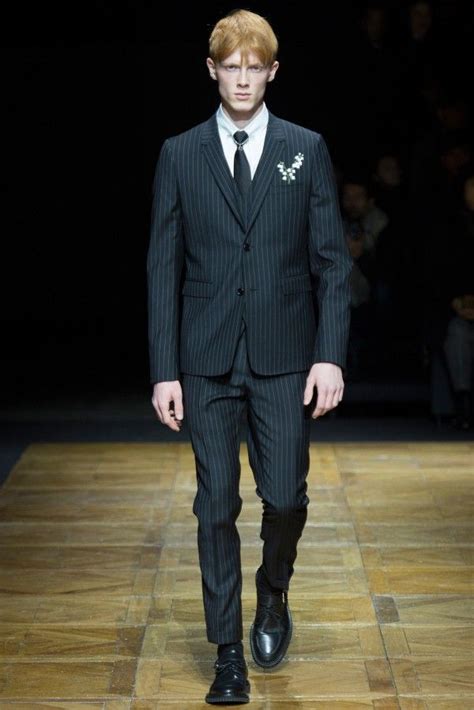 Dior Homme Propone Raya Diplomática Para El Outfit Del Novio En Este