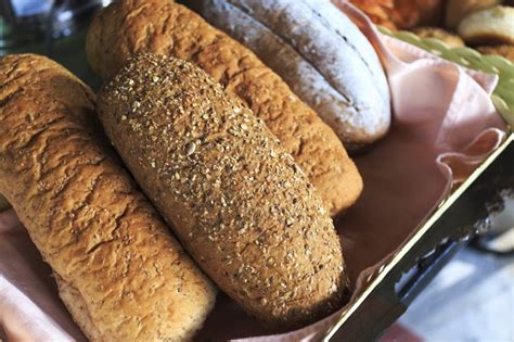 Calorie Count And Glycemic Index Of Different Breads Livestrongcom