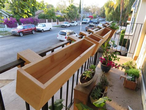 10 Diy Planter Box For Deck Railing