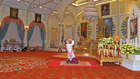 Thailand Crown Prince Assumes Throne As King Rama X Cnn