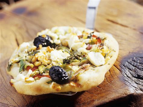 Pizza With Feta And Olives Recipe Eat Smarter Usa