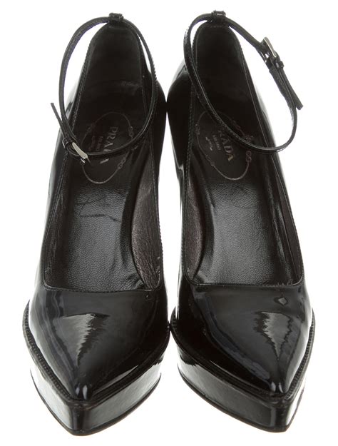 Prada Patent Leather Platform Pumps Shoes Pra144522 The Realreal