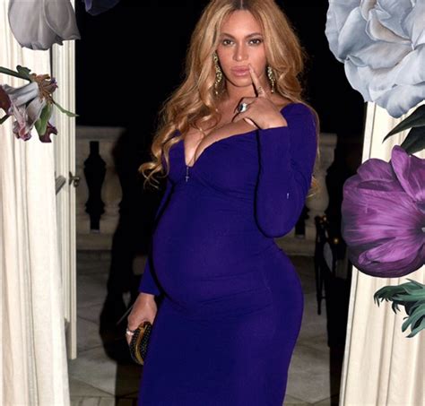 Beyonce Tries To Break Internet With New Baby Bump Photos