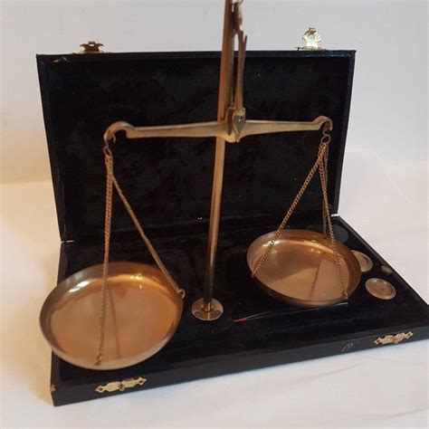 Antique Style Brass Scale With Velvet Case Vintage Travel Jewelry Gold