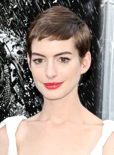 Anne hathaway use many short hairstyle like as anne hathaway layered bob hairstyle, anne hathaway short haircuts etc. Short, Straight Hair - Beauty Riot