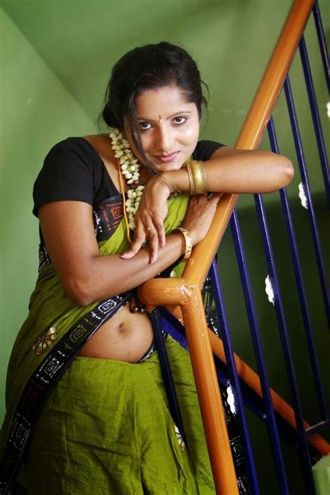 Hot South Indian Actress Navel Cleavage And Side Boob Show Spicy Pic