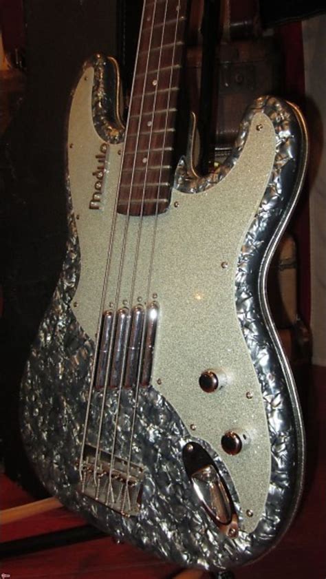 Pin By Wolfman Charlie Broyles On Italia Electric Guitars And Basses Bass Guitar Bass Guitar