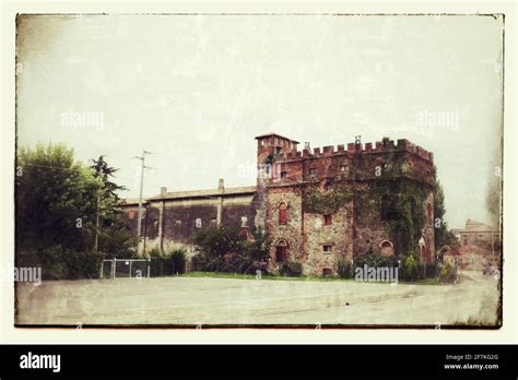 The houses are mostly shown farmhouses. Leave, but an unmistakable