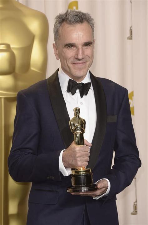 Oscars 2013 Daniel Day Lewis Becomes Most Decorated Male Actor In