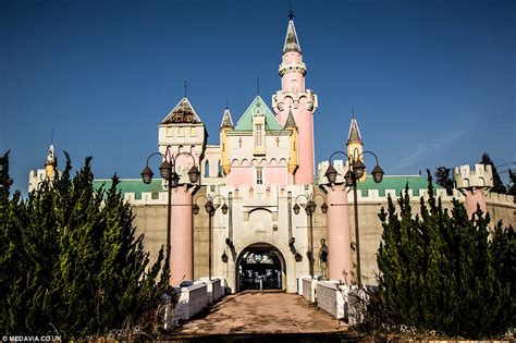Inside The Abandoned Japanese Nara Dreamland Theme Park Built In The