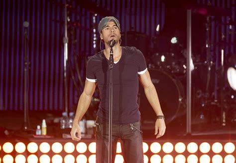 Enrique Iglesias Gana Dos Premios Tu Mundo Gracias Al éxito De