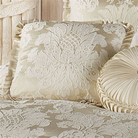 Classique Damask Comforter Bedding Damask Bedding Bed Comforters Bed