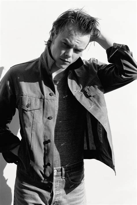 Derzeit hat das streamingportal noch nicht die produktion einer vierten staffel. Wie Stranger-Things-Schauspieler Charlie Heaton mit seinem ...