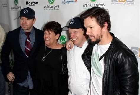Alma wahlberg was born in 1940s. Wahlberg brothers; Donnie, Mother Alma, Paul, & Mark ...