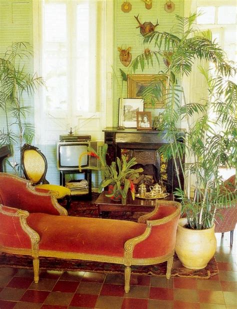 Tropical Style Living Room With A Clear Shade Of Celery