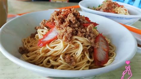 Jia xiang sarawak kuching kolo mee (arc). Kuching Must-Eat-Food: Kolo Mee - YouTube