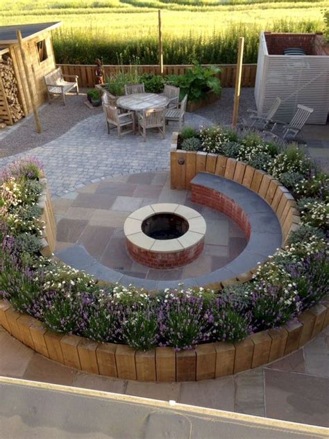 Alluring Patio With Fire Pit Ideas Thatll Stun You