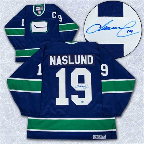 For the 80s themed game day, the #canucks came out for warmup sporting their retro flying v jerseys.if you want to keep up to date with. Markus Naslund Vancouver Canucks Autographed Retro CCM ...