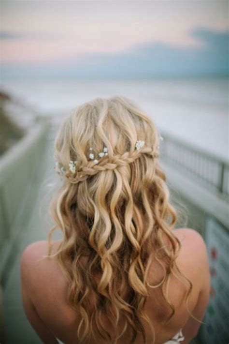 10 Gorgeous Wedding Hairstyles For Long Hair Woman Getting Married