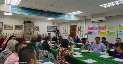 Puisi tentang pendidikan, ilmu, sekolah, dan pemuda yang sarat makna. BULETIN PPD BETONG: Mesyuarat Pengurusan Pendidikan ...