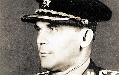 Tento román byl napsán, aby se na minulost nezapomínalo a aby se podobné justiční vraždy už přece však rád přinesu tuto násilnou oběť, bude‑li sloužit k uklidnění v národě, k jeho sjednocení. heliodor píka. Umíral statečně a klidně - Heliodor Píka (Pavel Kuchynka ...