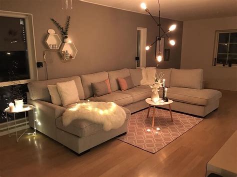 To inspire you, we've rounded up 21 simple and stylish decor ideas for your living room to help you ace decorating large empty walls. 36 Popular Simple Living Room Ideas - Popy Home | Living room decor apartment, Simple living ...