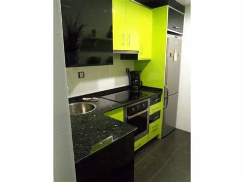 Combinación de colores especial para cocinas, un comedor diario o una habitación infantil unisex. Cocina Verde y Negra - Cocinas Franc