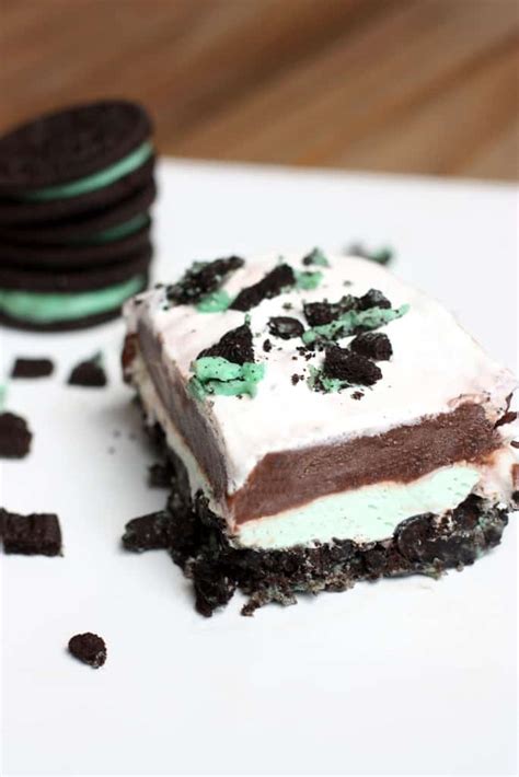 Layered oreo pudding dessert sweet layers of oreo, cream cheese, chocolate pudding and. Mint Oreo Layer Dessert - Tastes Better From Scratch