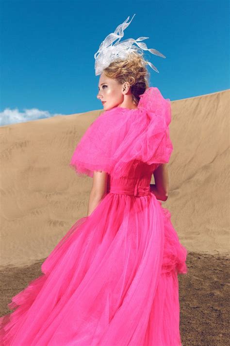 Tous les articles de lucas hernandez. Desert Roses Frauen Frisuren Kollektion von Eric Maurice