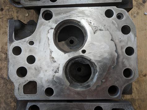 Forge Welded And Machined Cast Iron Cylinder Heads Hvt