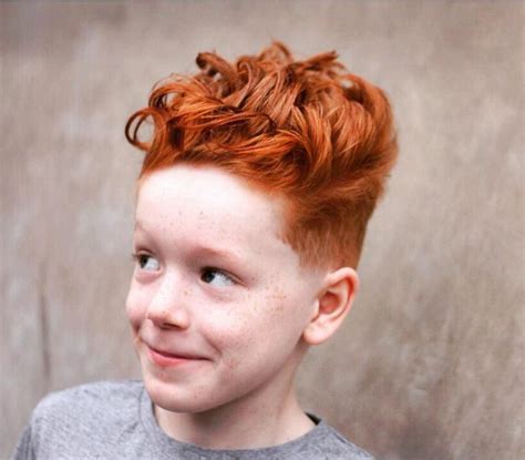So bekommst du locken nur mit hausmittel (jungs). Frisuren mit locken fur jungs - Beliebte Frisuren 2020