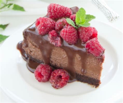 Sostituite la farina con 3 cucchiai di fecola di patate. Cheesecake al cioccolato e lamponi | Torte al Cioccolato