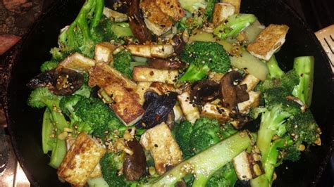 Meatless Monday Spicy Sesame Tofu Broccoli And Mushrooms