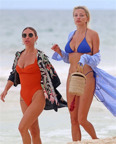 The Post Caroline Vreeland Bikini Malfunction At The Beach In Tulum Appeared First On Hot Celebs