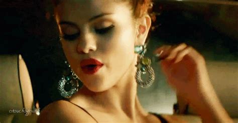 Hot Selena Gifs Find Share On Giphy
