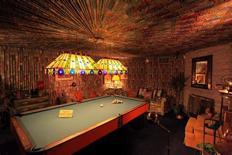 Official page for the king of rock 'n' roll. Basements, Entertainment room and Graceland on Pinterest