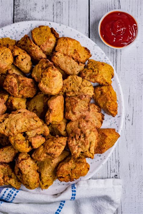 Als ich den #washedflour trend für veganes „chicken gesehen habe, konnte ich fast die ganze nacht nicht pennen. Seitan Chicken Nuggets - Vegan and Oil-free Recipes ...