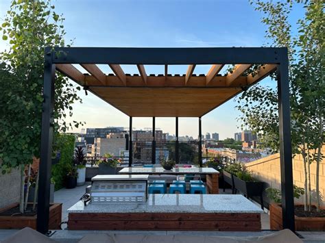 Colorful Rooftop Deck With Bar And Fire Pit Lakeview Urban Rooftops