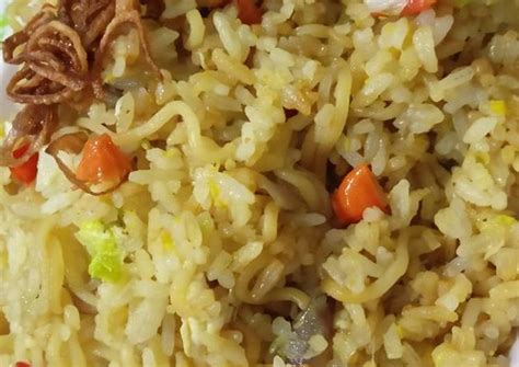 Maybe you would like to learn more about one of these? Resep Nasi Goreng Mawut Pedas oleh Lia - Cookpad