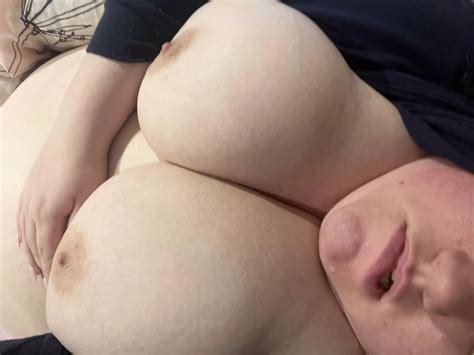 Nothin Better Than Being In Bed Naked Nudes BBW NUDE PICS ORG