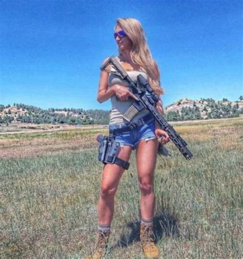 40 Awesome Girls With Big Guns Wow Gallery Ebaums World