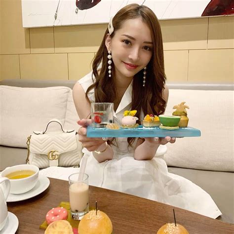 伊東亜梨沙さんのインスタグラム写真 伊東亜梨沙instagram「ありささんとafternoontea🧁🍭🍬 何気に2人デートはお初でした💗 優しくて可愛くていつ見ても癒される。🥺←