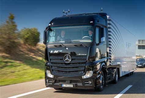 Highway Pilot The Mercedes Benz Actros Drives Itself On The Autobahn
