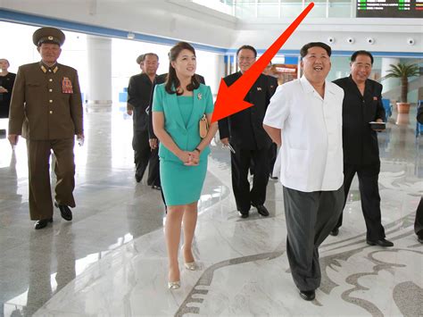 South Korea To North Korea Kim Jong Un S Wife Carries A Really Exp